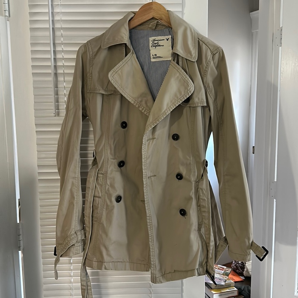 American eagle sz Large short trench - light khaki and in great condition!